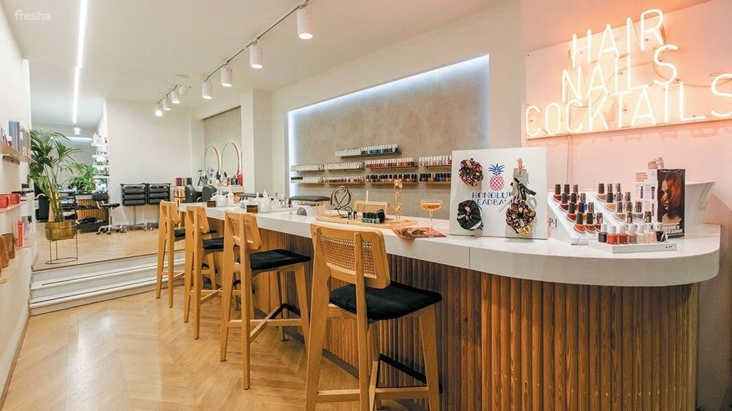The Pretty Bar salon interior